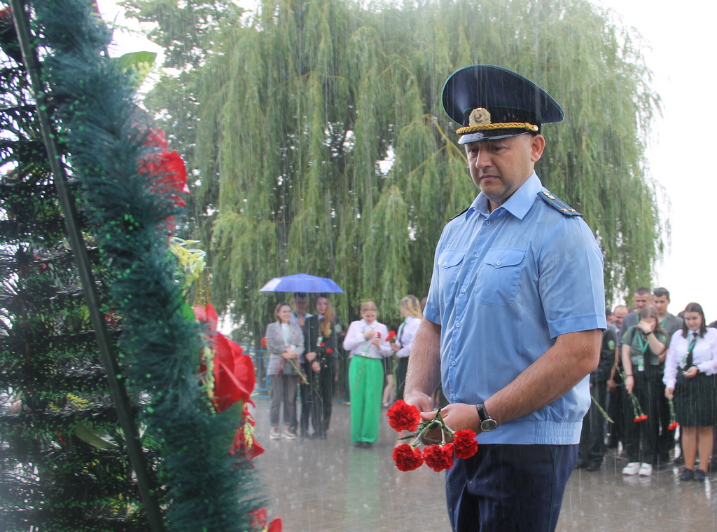 30 июня - день освобождения Петрикова. В городском парке прошел митинг