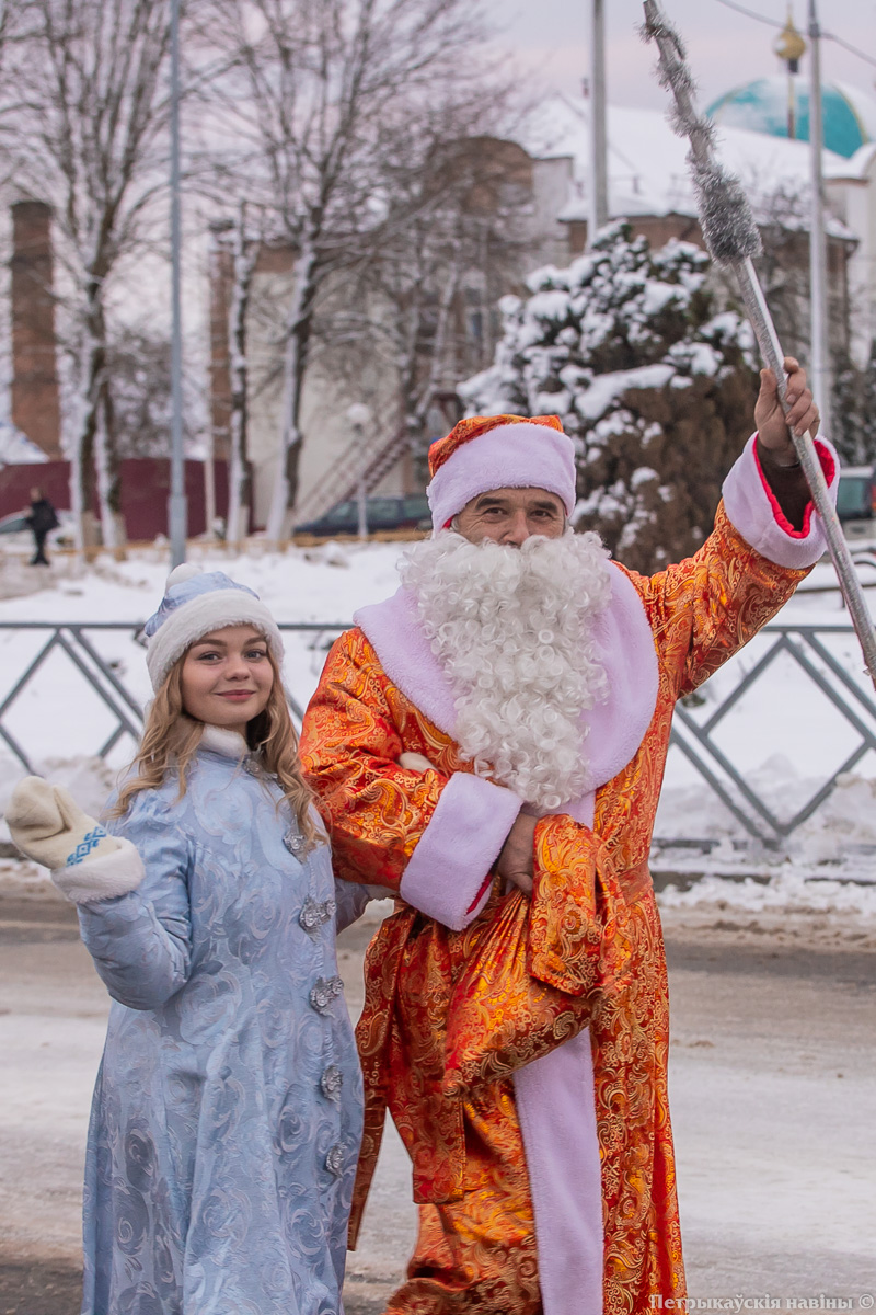 Свята набліжаецца, галоўныя персанажы прыбылі!