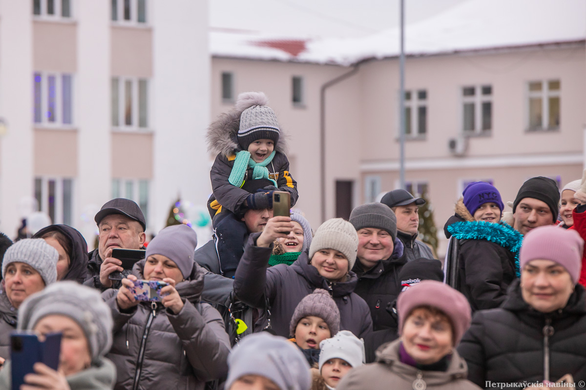 Свята набліжаецца, галоўныя персанажы прыбылі!