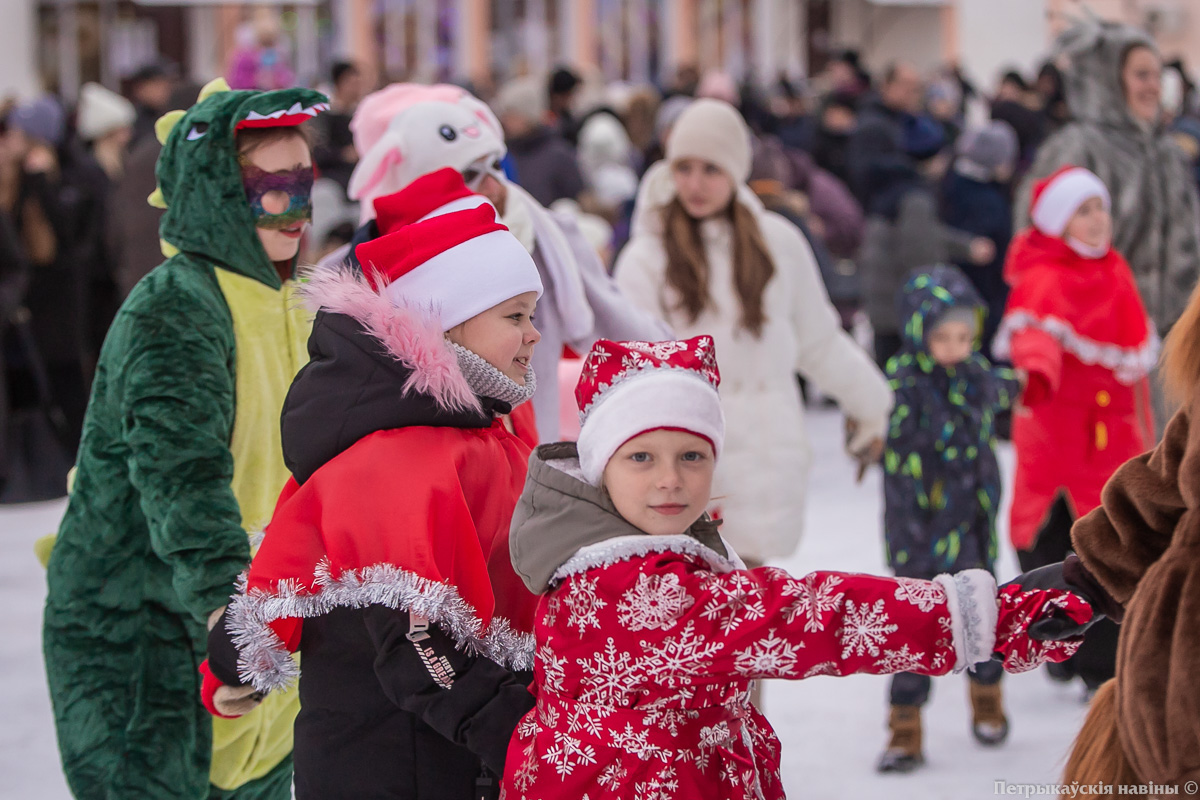 Свята набліжаецца, галоўныя персанажы прыбылі!