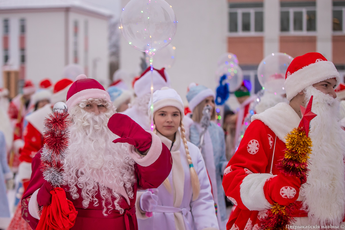 Свята набліжаецца, галоўныя персанажы прыбылі!