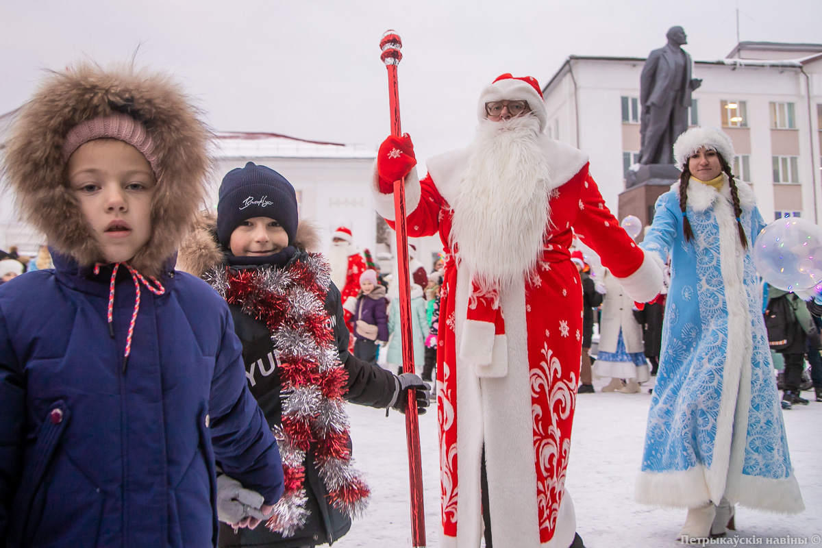 Свята набліжаецца, галоўныя персанажы прыбылі!