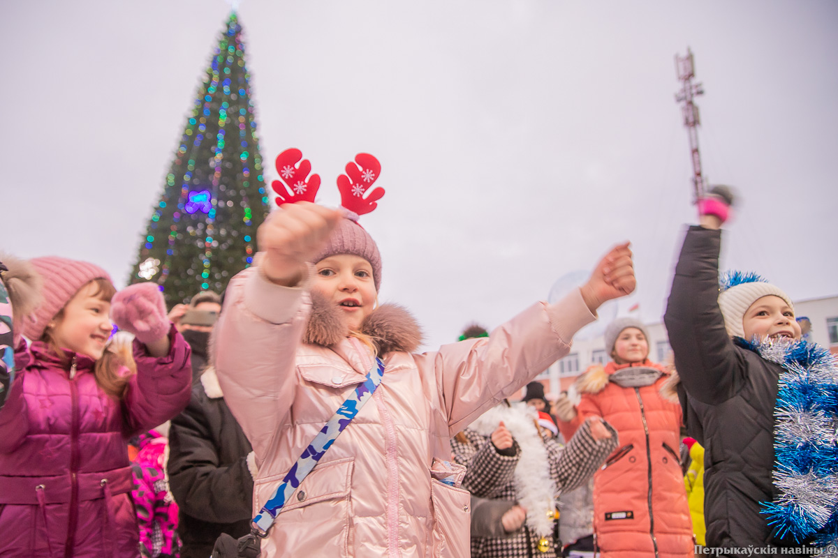 Свята набліжаецца, галоўныя персанажы прыбылі!