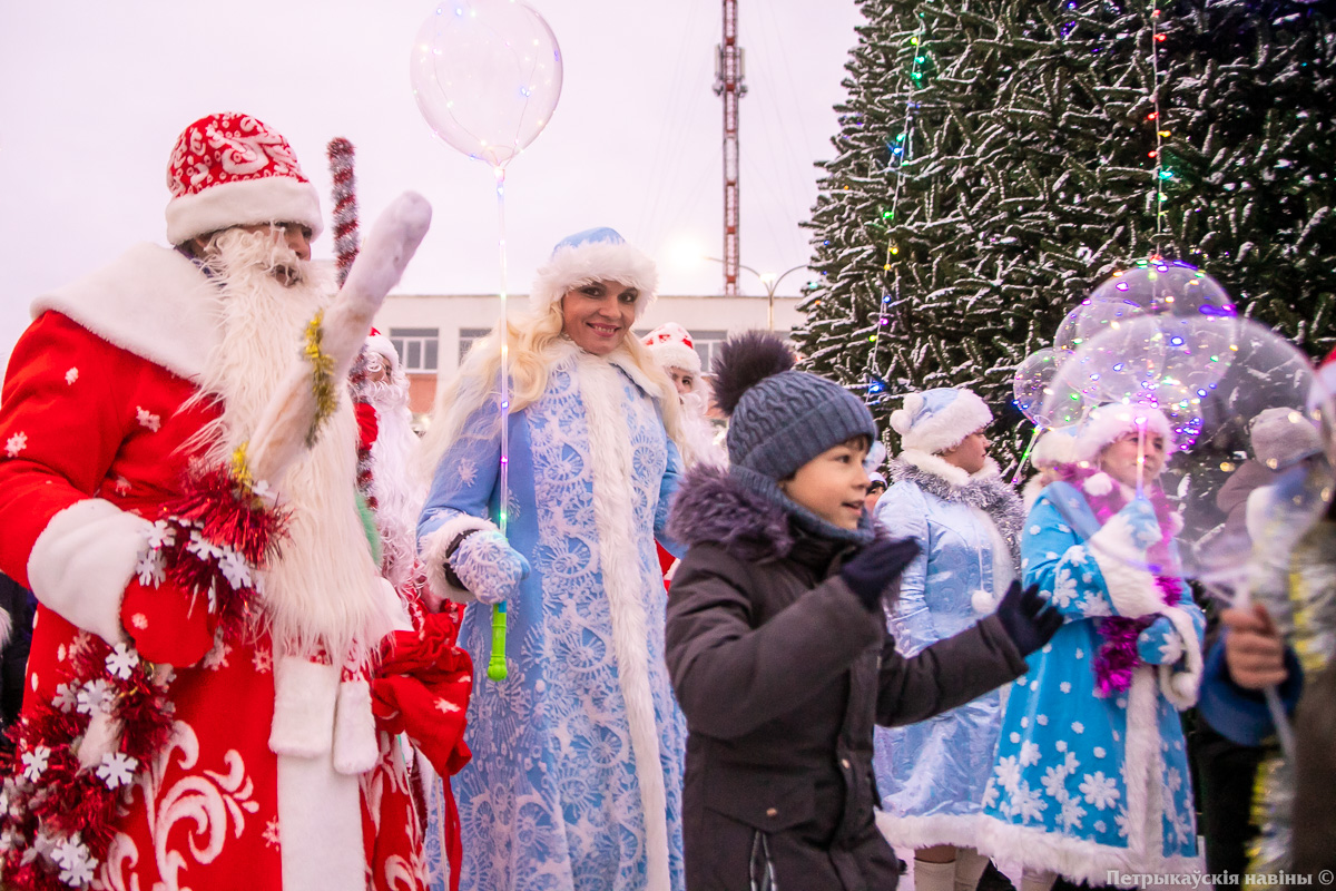 Свята набліжаецца, галоўныя персанажы прыбылі!