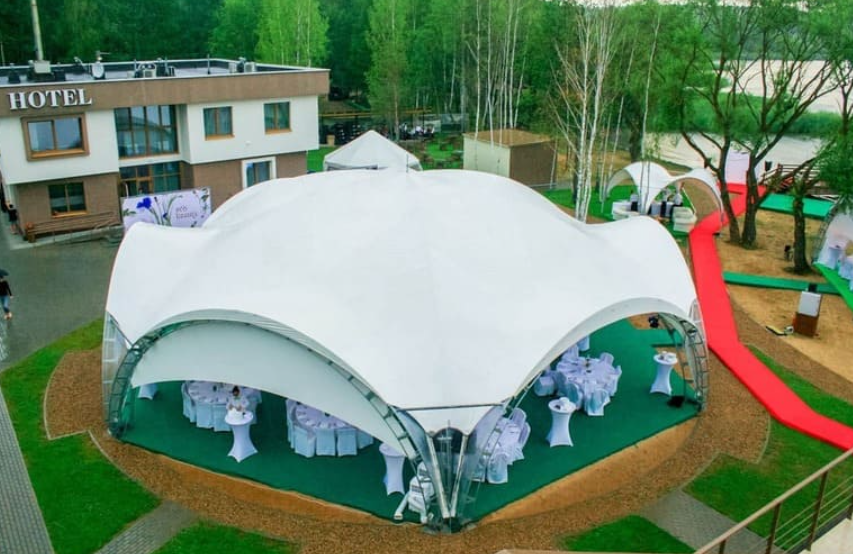 Компания LUXTENT предлагает шатры и тентовые конструкции различных форм и размеров