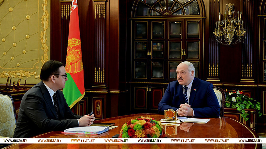 "Некоторые хотят повоевать, власть захватить". Лукашенко об информационной войне и планах беглых