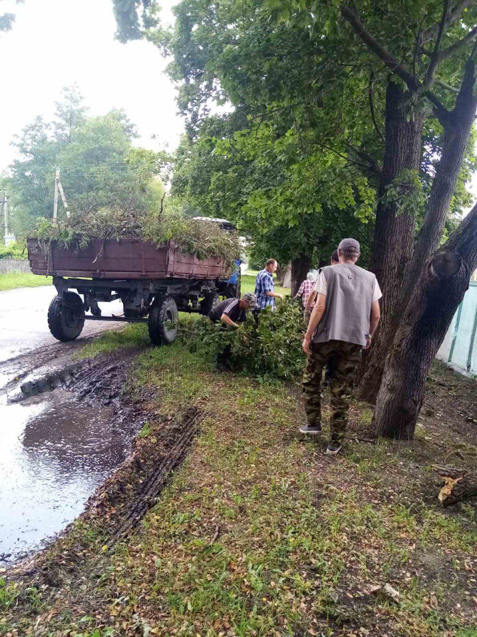 ФОТАФАКТ: разам працуем на ліквідацыі наступстваў стыхіі