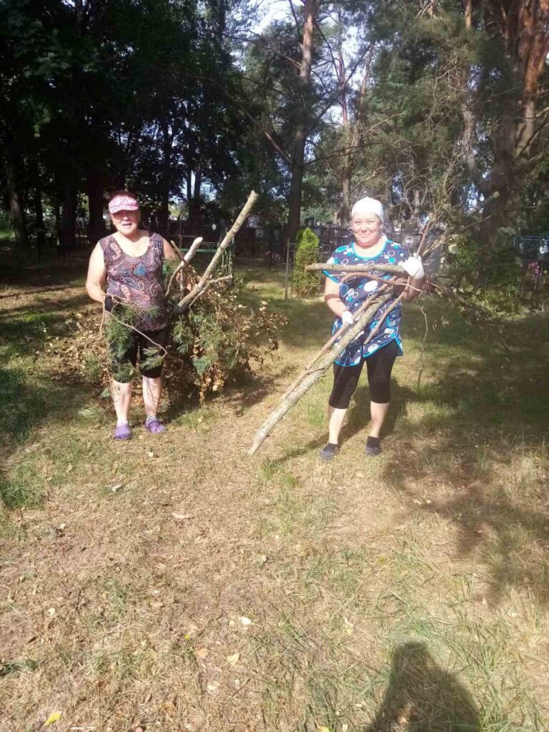 Навядзенне парадку на грамадзянскіх могілках