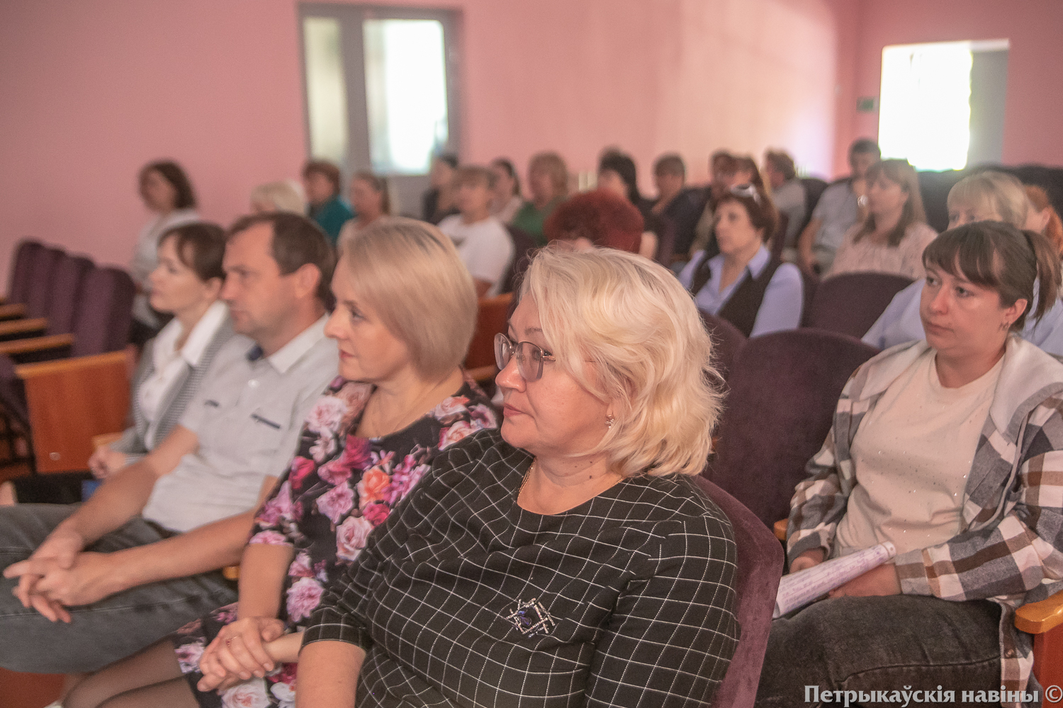 Абмеркаваць праблемы і дапамагчы