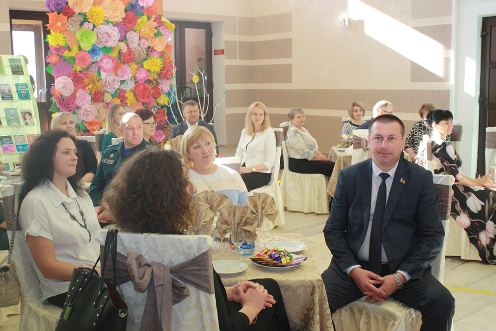 Фотарэпартаж з раённага Дома культуры з нагоды свята вясны і прыгажосці