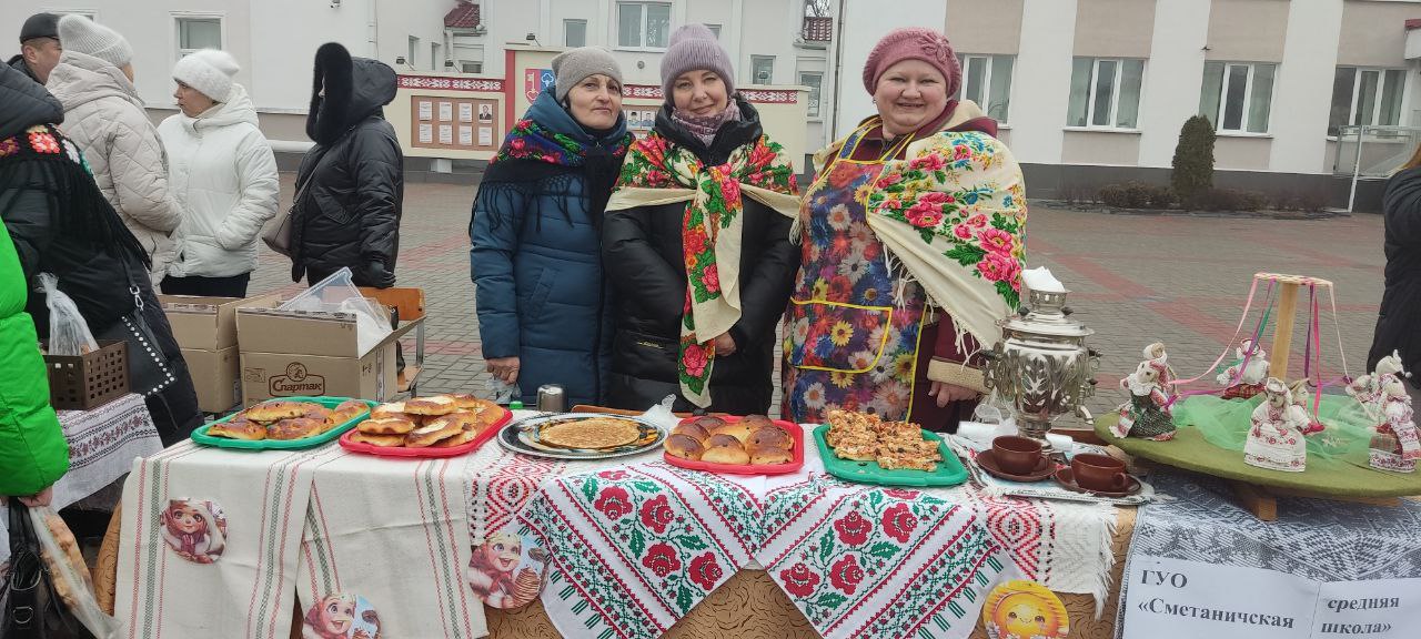 "Зіму праважаем, вясну сустракаем!". Святкаванне Масленіцы на гарадской плошчы ў Петрыкаве