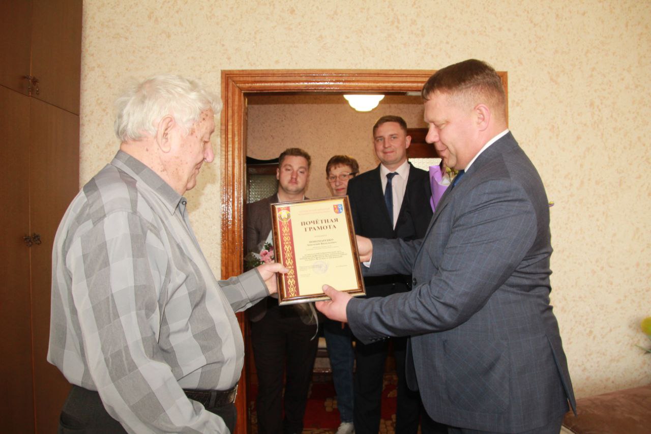 Ганароваму грамадзяніну Петрыкаўшчыны Анатолію Панамарэнку - 80!