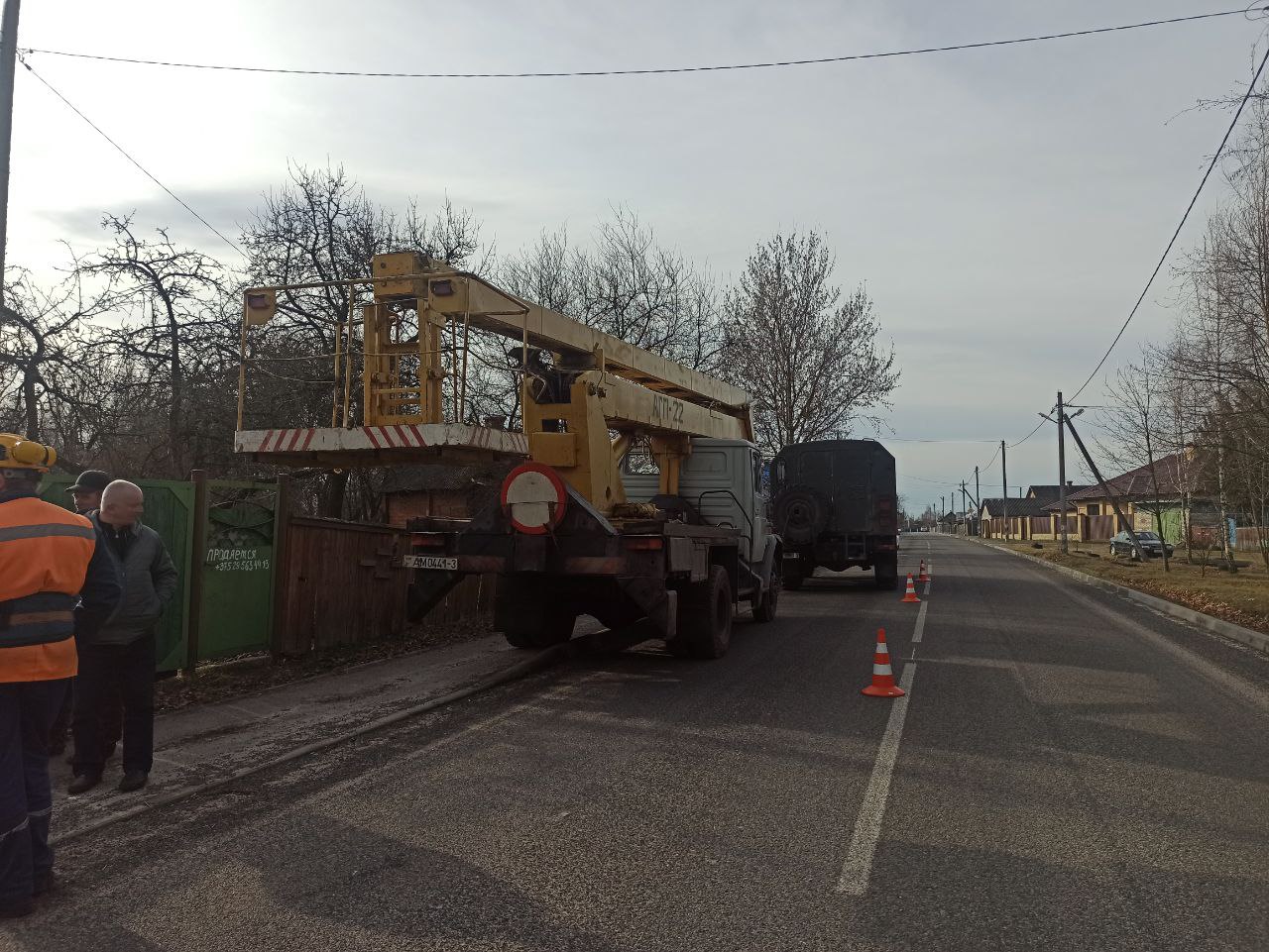 У аб'ектыве нашага карэспандэнта - санітарны дзень у Петрыкаве