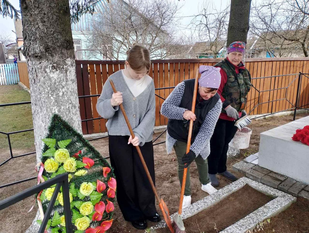 У аб'ектыве нашага карэспандэнта - працоўныя калектывы Муляраўскага сельскага Савета