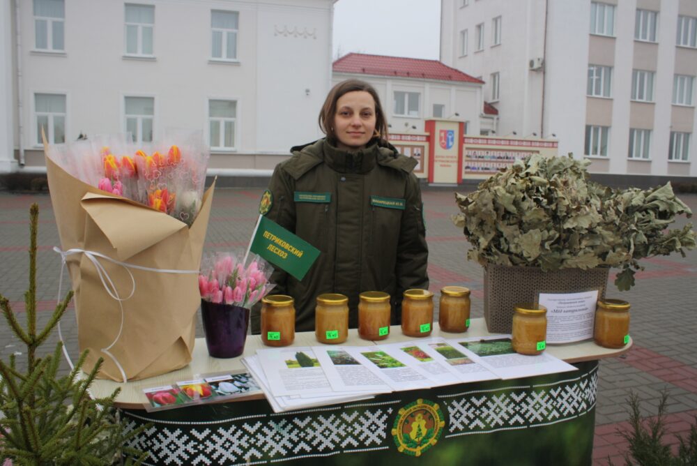 "Зіму праважаем, вясну сустракаем!". Святкаванне Масленіцы на гарадской плошчы ў Петрыкаве