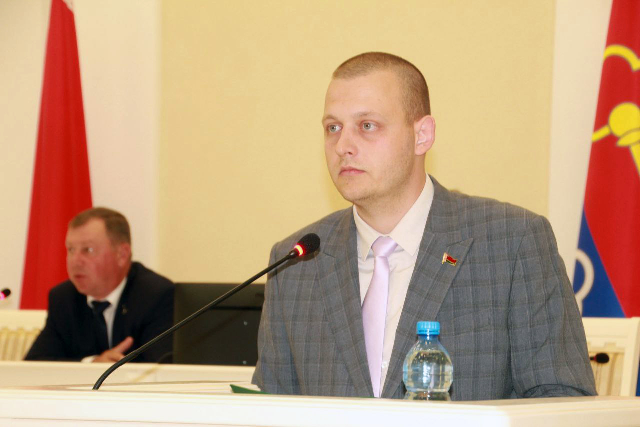Пасяджэнне сесіі Петрыкаўскага раённага Савета дэпутатаў прайшло сёння ў вялікай зале выканкама