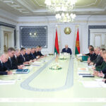 Лукашенко требует выстроить эффективную систему торгового обслуживания, прежде всего на селе