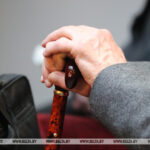 Размер пособия по уходу за человеком старше 80 лет или инвалидом I группы вырастет с 1 ноября