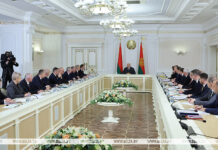 Лукашенко представили два варианта программы пятилетки, но без консенсуса. Какие вопросы ставит Президент?