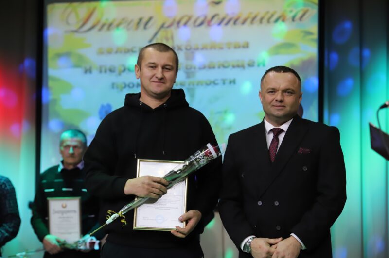 ФОТОФАКТ: "Челющевичи чествуют лучших!"