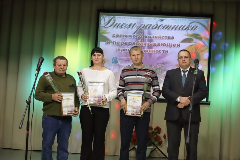 ФОТОФАКТ: "Челющевичи чествуют лучших!"