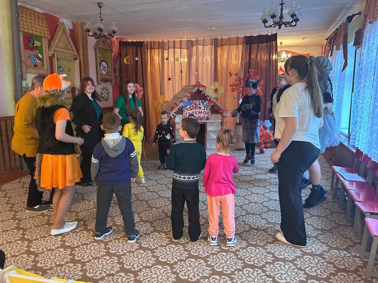 Постановка сказки «Теремок» в рамках инклюзивного проекта "Разные равные"