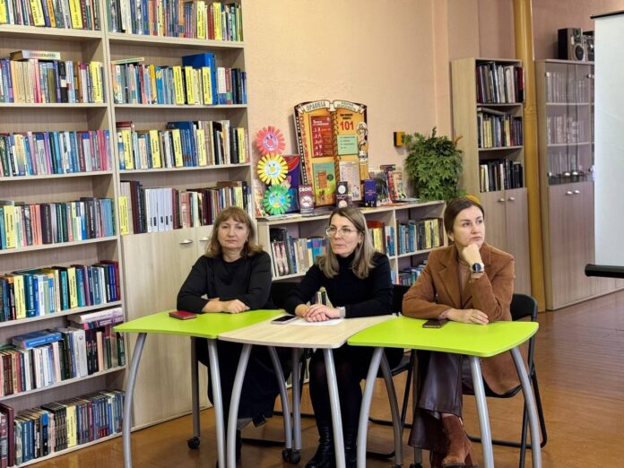 photo_5258223753945091759_y