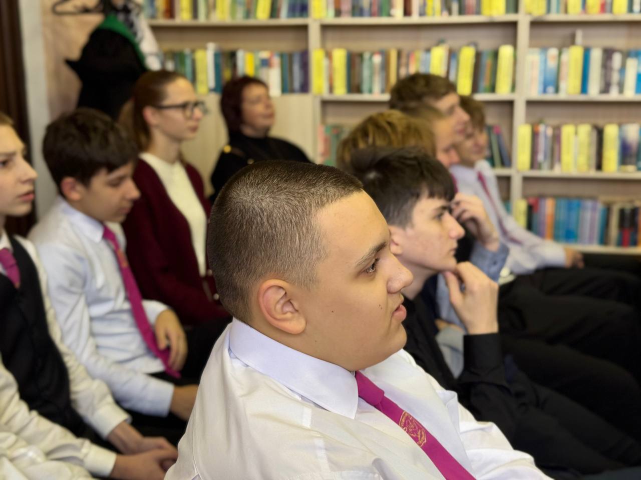 Сёння ў Петрыкаўскай цэнтральнай раённай бібліятэцы адбылася дыялогавая пляцоўка на тэму: "Правы і абавязкі ў сучасным свеце"