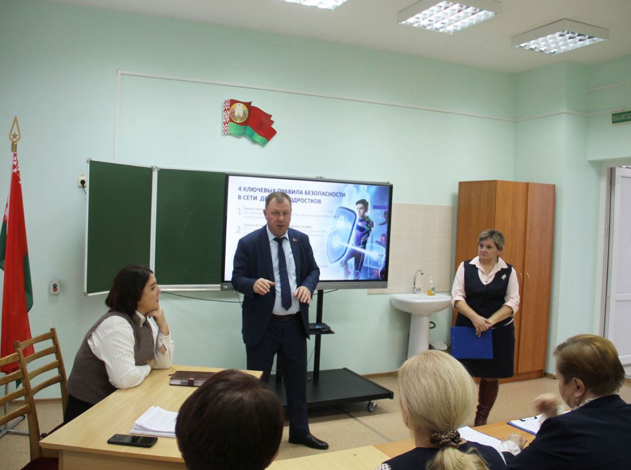 Віталій Пілер правёў сустрэчу з калектывам Курыціцкай сярэдняй школы