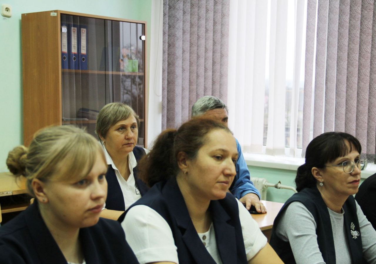 Віталій Пілер правёў сустрэчу з калектывам Курыціцкай сярэдняй школы