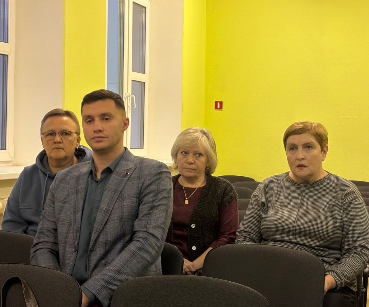 Депутат Палаты представителей Светлана Сенько обсудила с ответственными службам Петриковского района вопрос организации качественного питания в школах