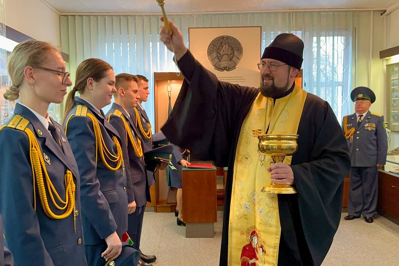 Молодые сотрудники Гомельской таможни произнесли сегодня клятву на верность Родине