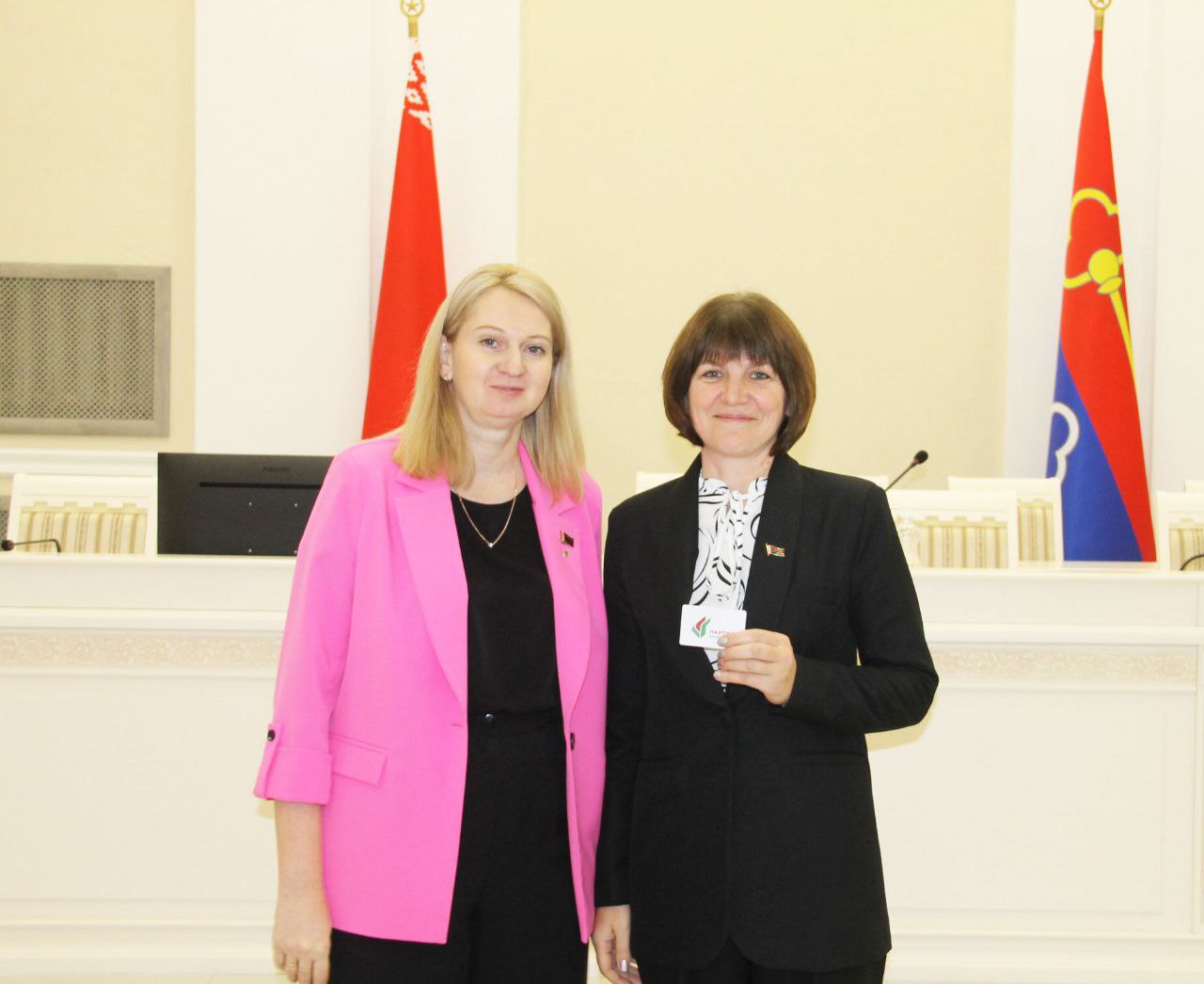 Урачыстае ўручэнне партыйных білетаў новым членам "Белай Русі"