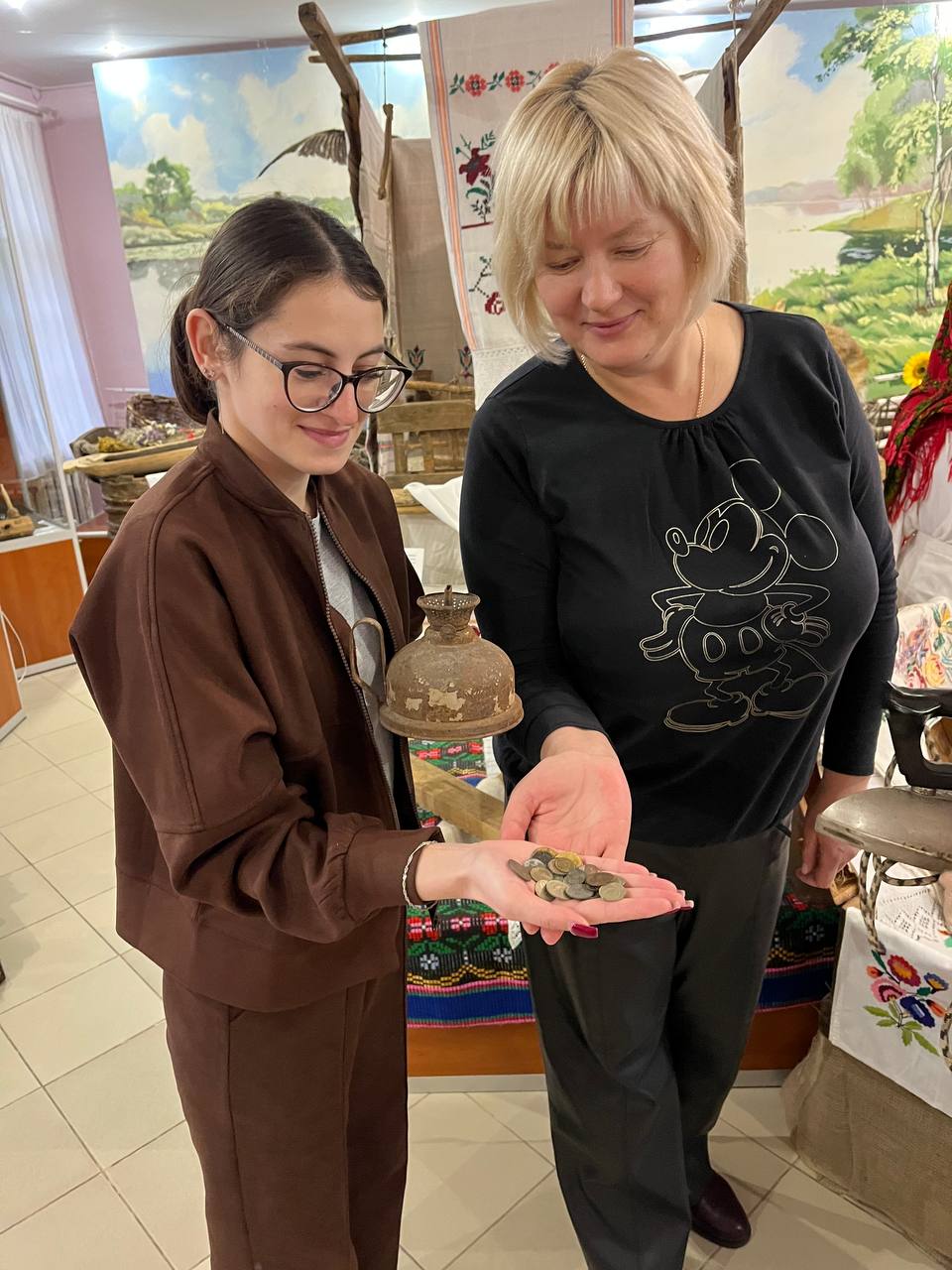 Историческое наследие в руках молодежи: экспозиция музея пополнилась артефактами