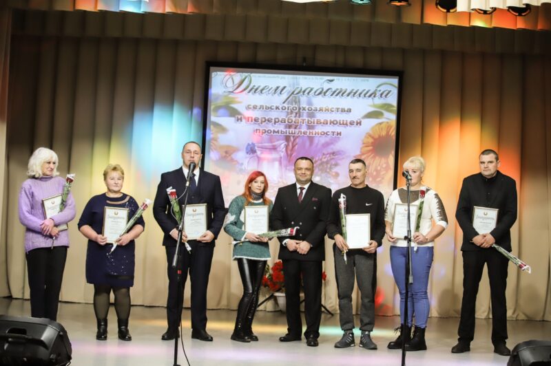 ФОТОФАКТ: "Челющевичи чествуют лучших!"