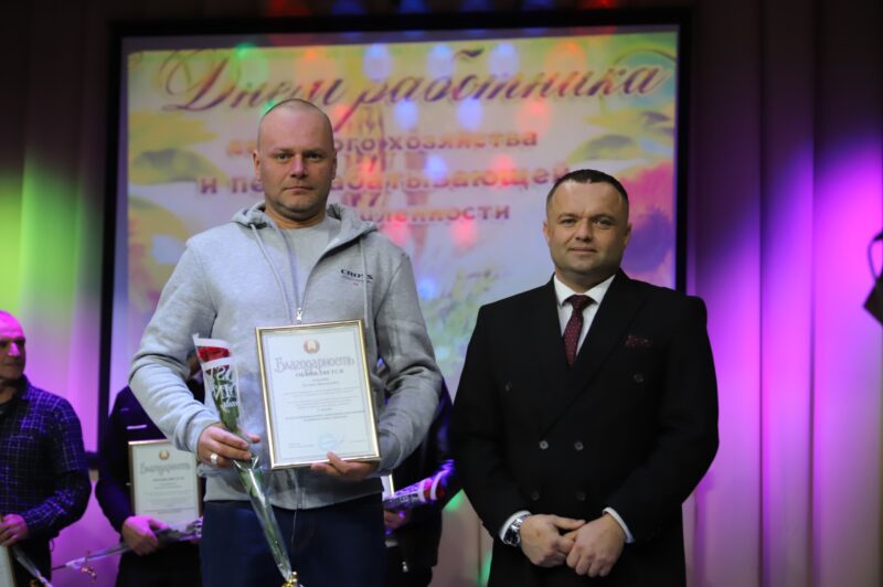 ФОТОФАКТ: "Челющевичи чествуют лучших!"