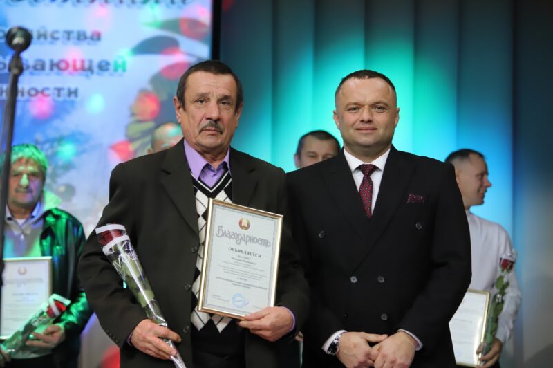 ФОТОФАКТ: "Челющевичи чествуют лучших!"