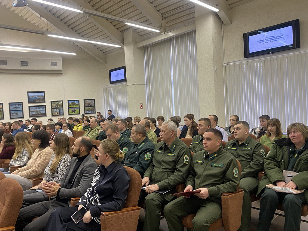 Делегат VII ВНС провел рабочую встречу в "Национальном парке Припятский" и ОАО "Агро-Лясковичи"