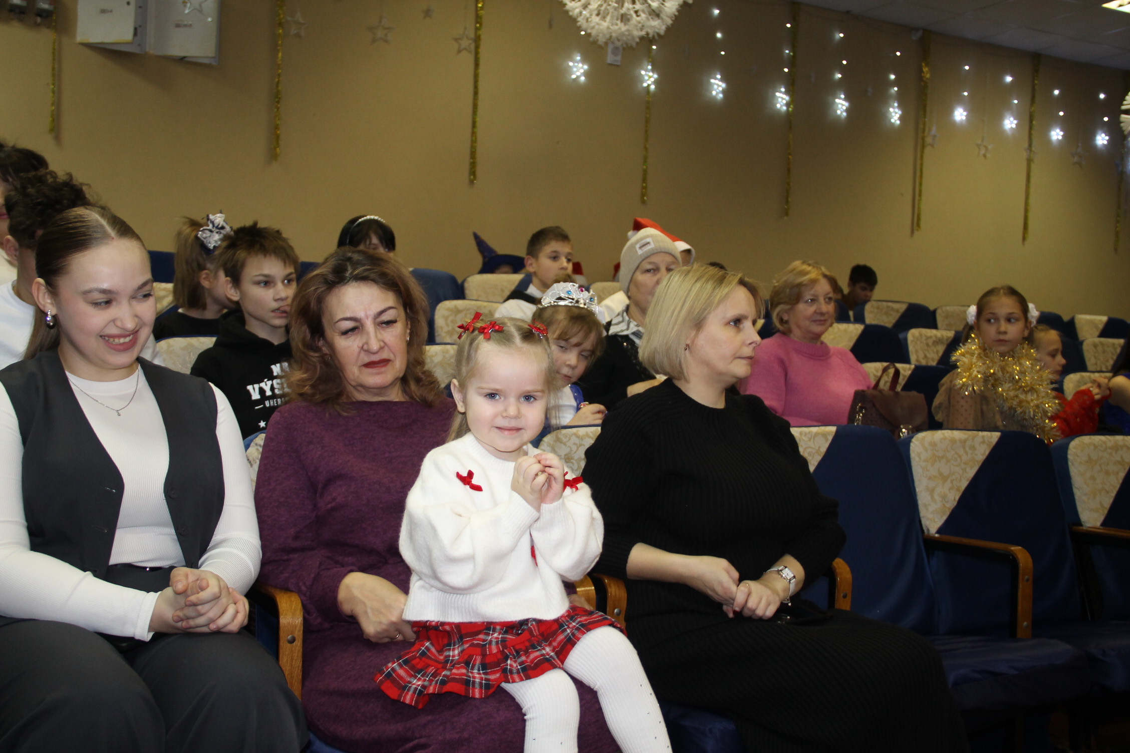 Навагодняя дабрачынная акцыя “Нашы дзеці” актыўна праходзіць на Петрыкаўшчыне