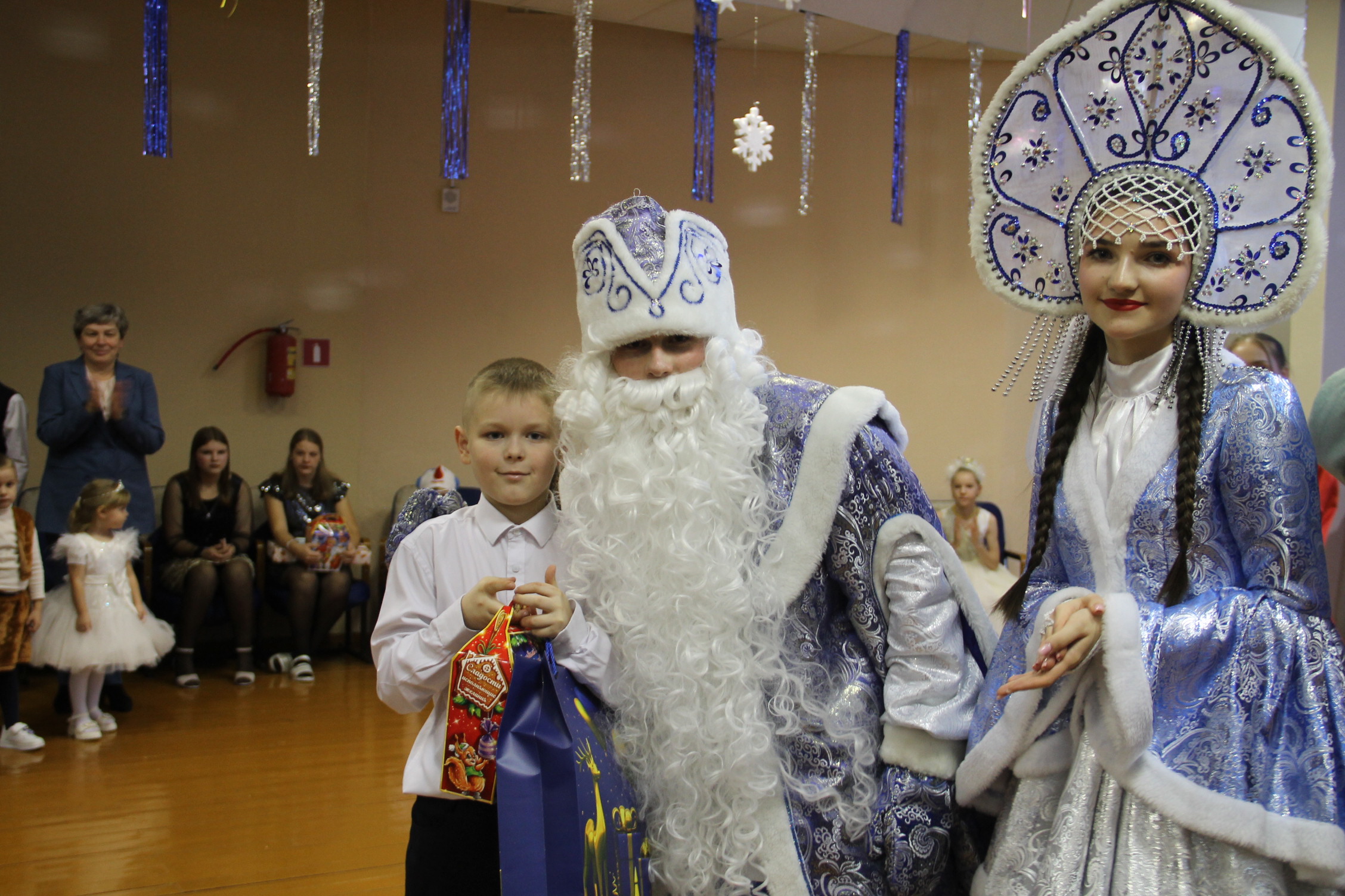 Навагодняя дабрачынная акцыя “Нашы дзеці” актыўна праходзіць на Петрыкаўшчыне