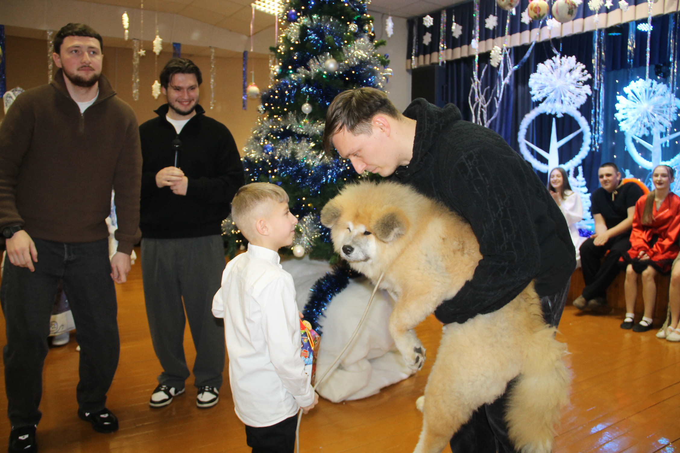 Навагодняя дабрачынная акцыя “Нашы дзеці” актыўна праходзіць на Петрыкаўшчыне