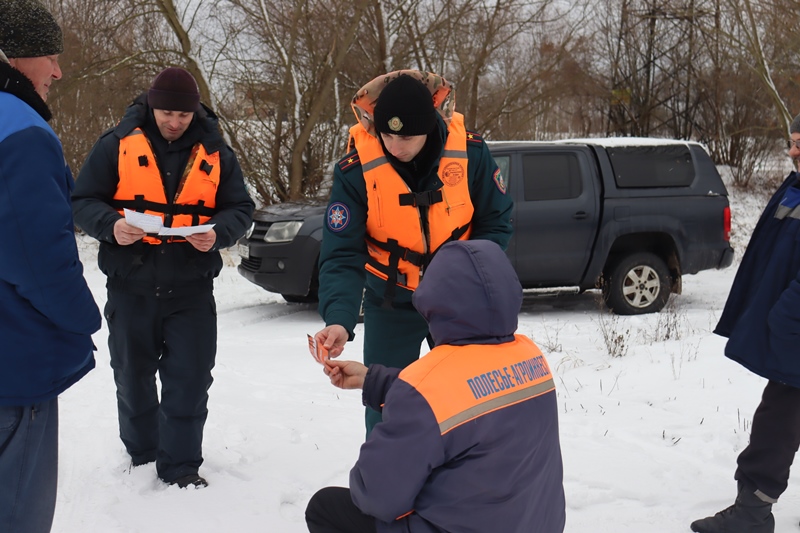 Рыбалка без приключений: правила безопасности на льду
