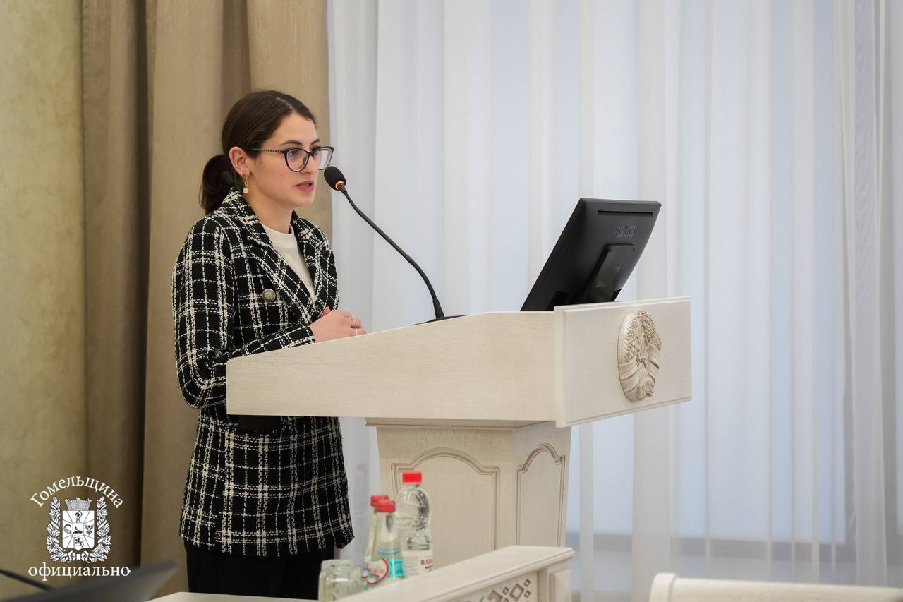 Руслан Пархамович и Екатерина Зенкевич на заседании Молодежного совета Гомельщины