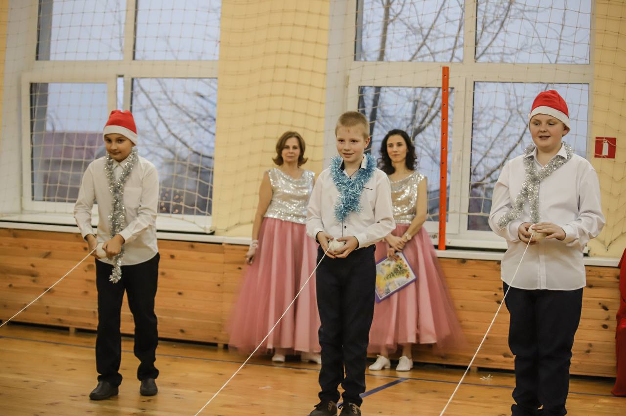 Урачыстасць напярэдадні Новага года ў Петрыкаўскай школе-інтэрнаце