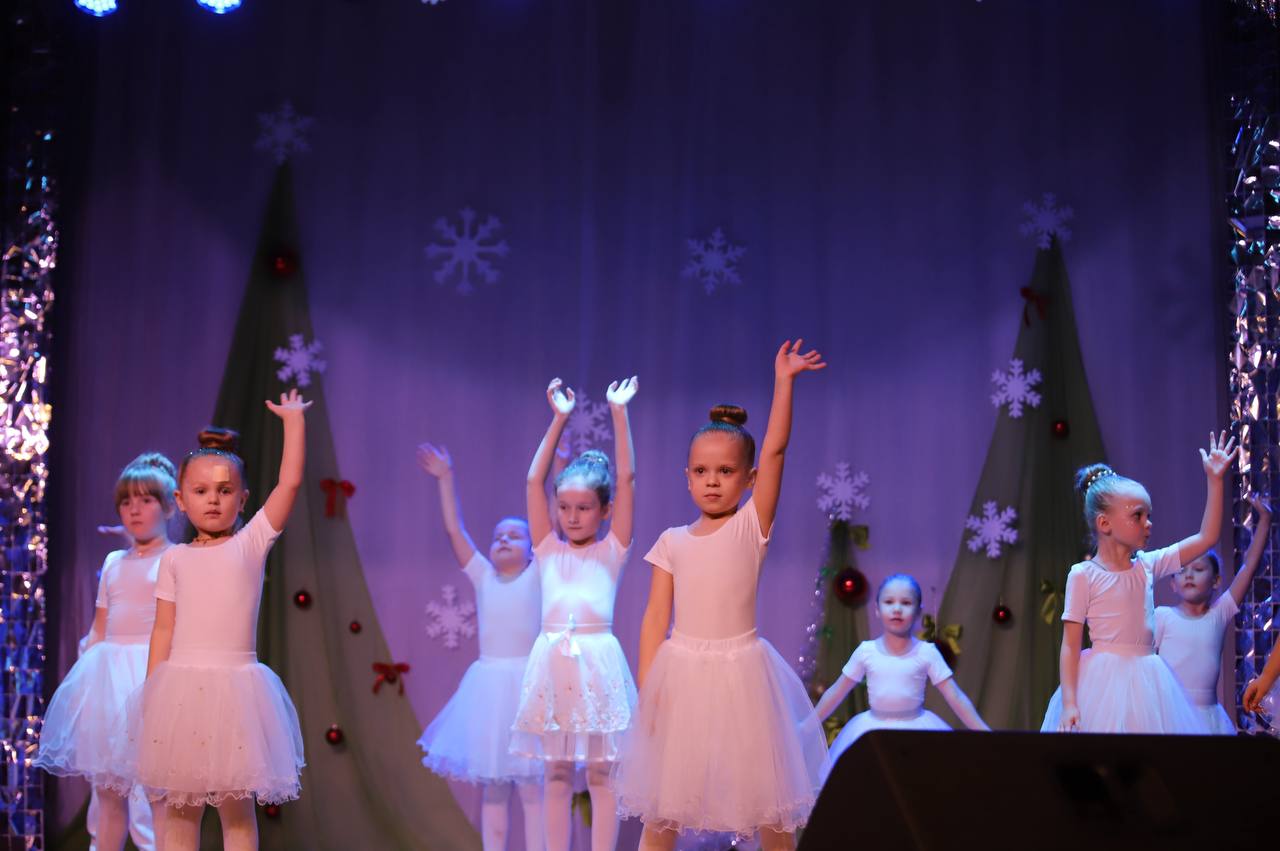 Фотафакт: "Навіны Снягуркі": Навагодняе чараўніцтва ў раённым Доме культуры!