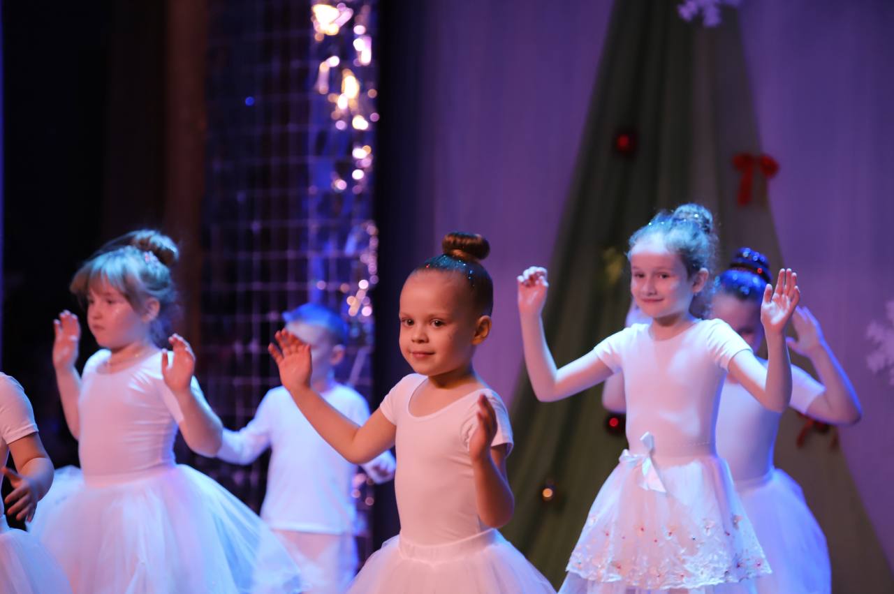 Фотафакт: "Навіны Снягуркі": Навагодняе чараўніцтва ў раённым Доме культуры!