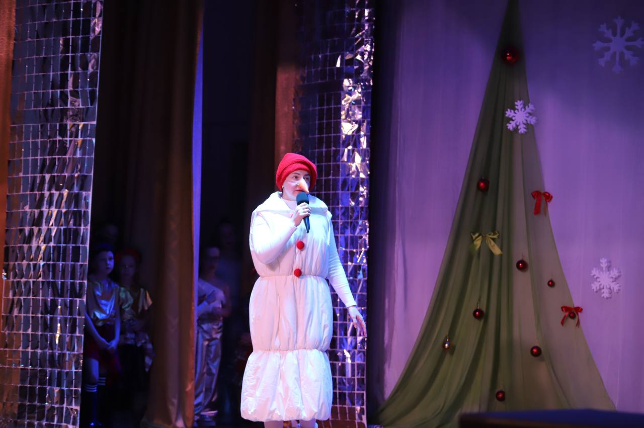 Фотафакт: "Навіны Снягуркі": Навагодняе чараўніцтва ў раённым Доме культуры!