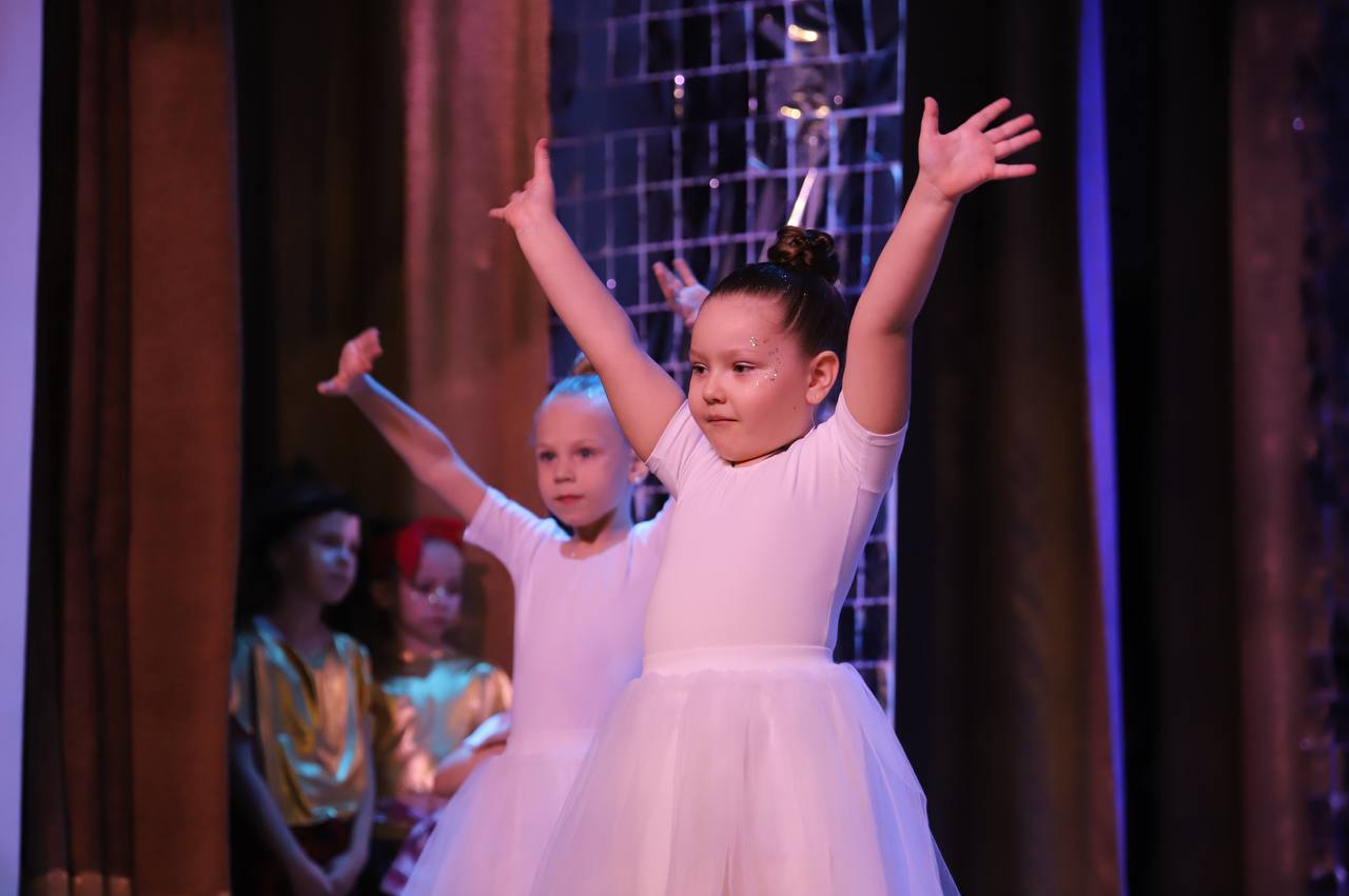 Фотафакт: "Навіны Снягуркі": Навагодняе чараўніцтва ў раённым Доме культуры!