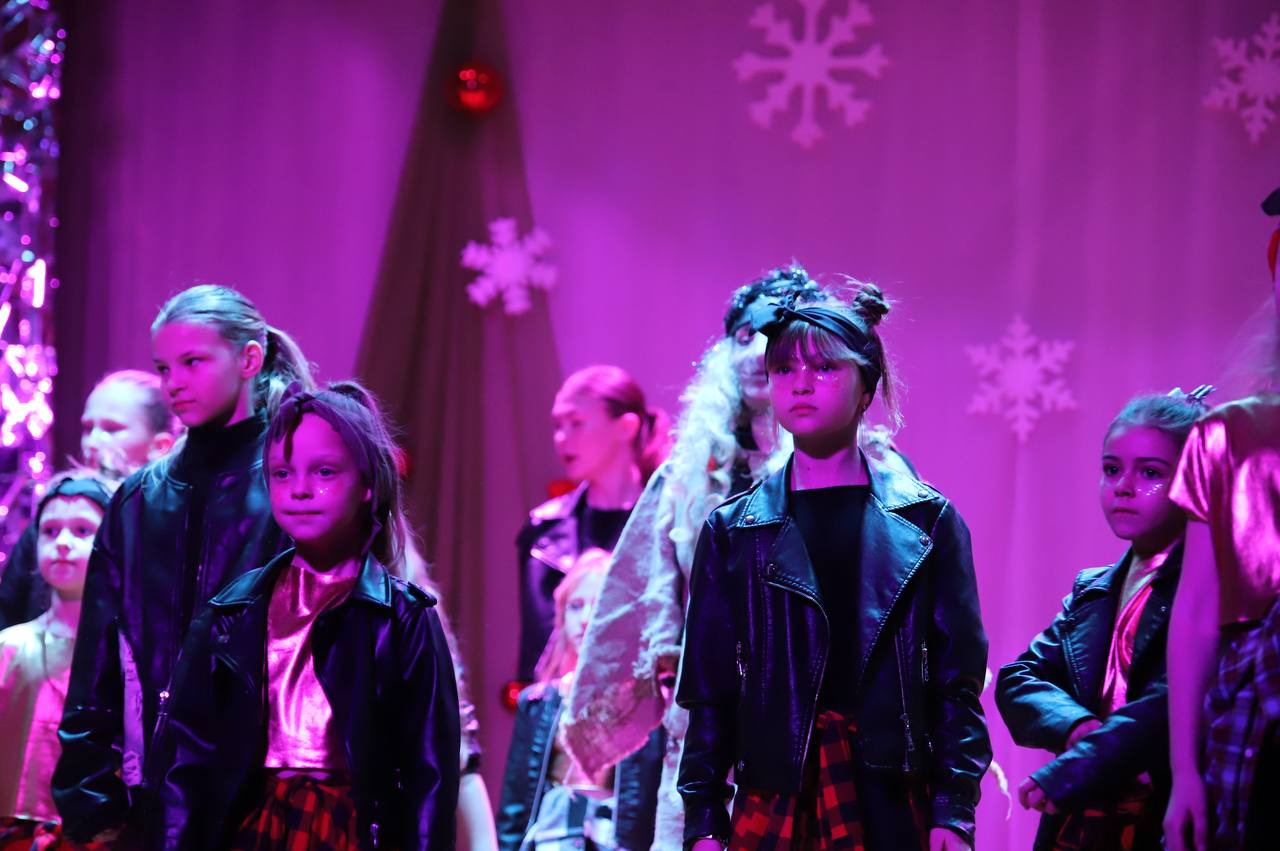 Фотафакт: "Навіны Снягуркі": Навагодняе чараўніцтва ў раённым Доме культуры!