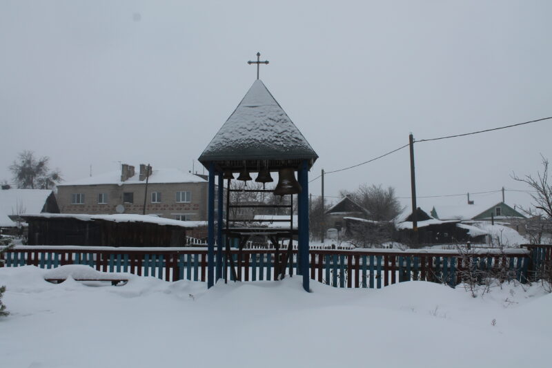 Вячэрні звон, вячэрні звон, на роздум нас наводзіць ён…